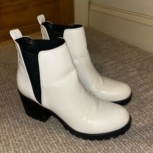 Women’s White dirty laundry booties